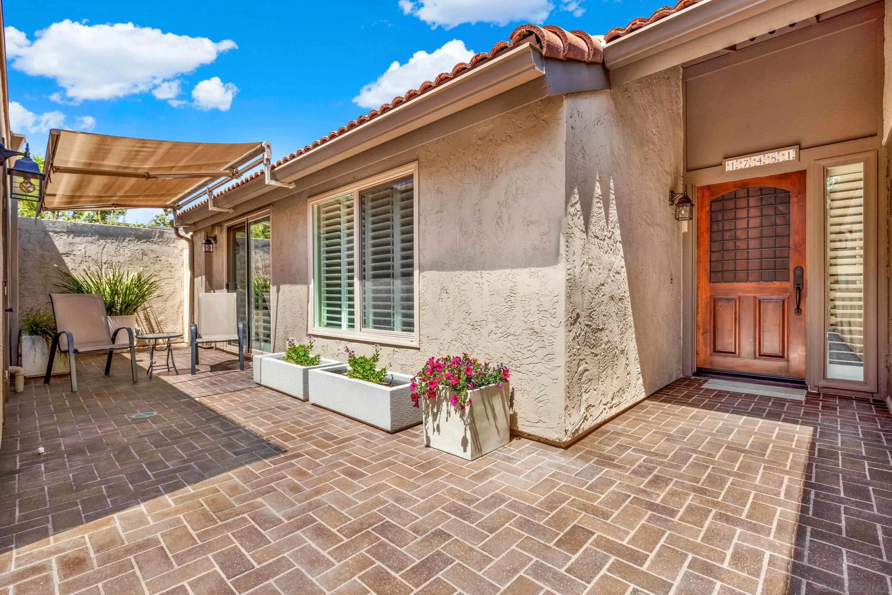 Photo #2: 240019600 Listing 
