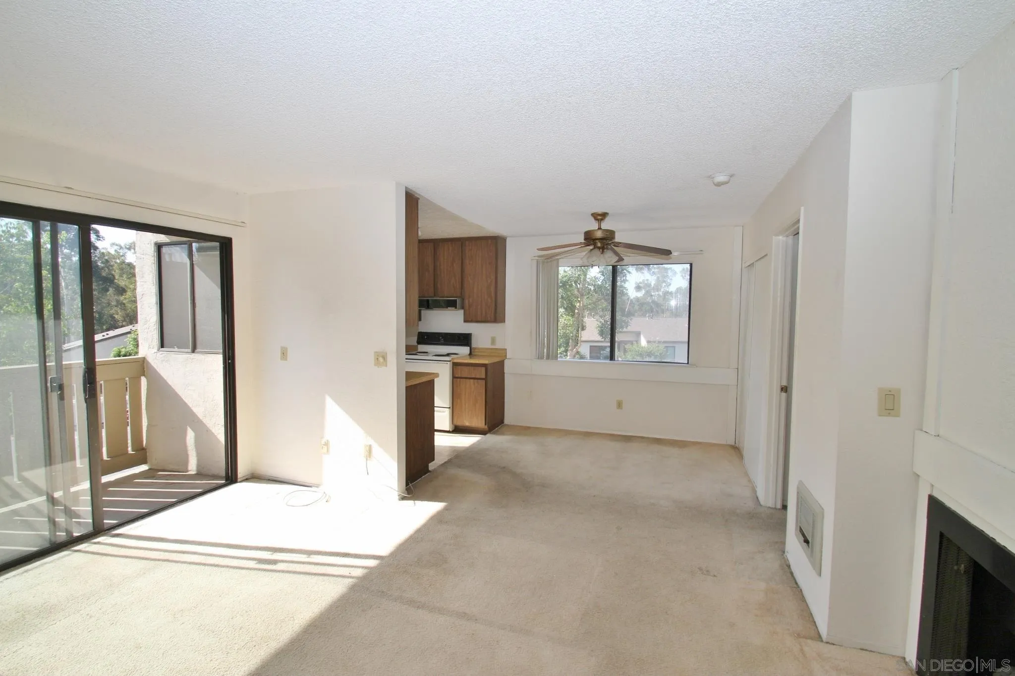 Photo #6: 240019707 Listing 