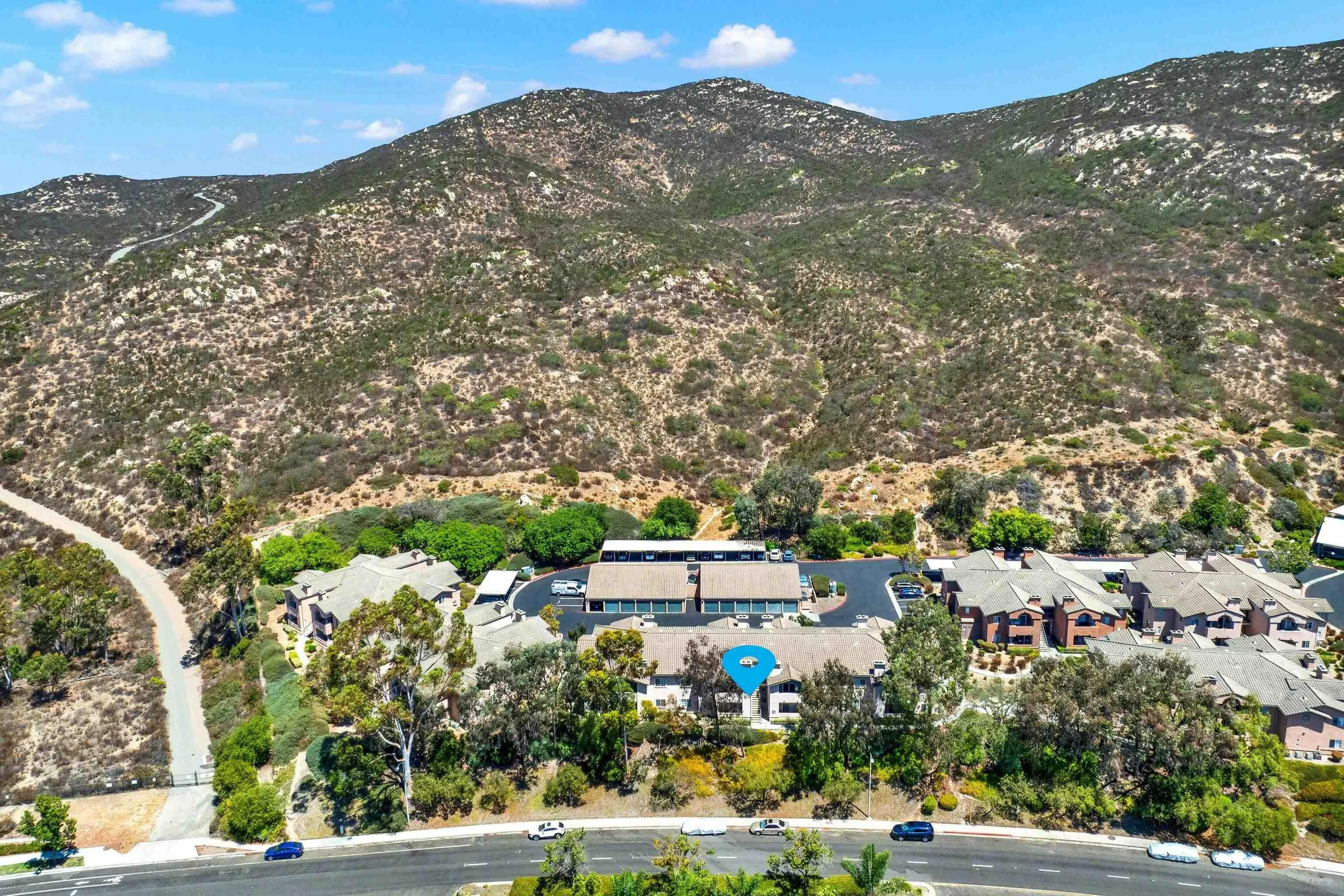 Photo #2: 240019831 Listing 