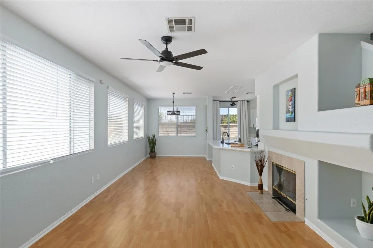 Photo #6: 240019859 Listing 