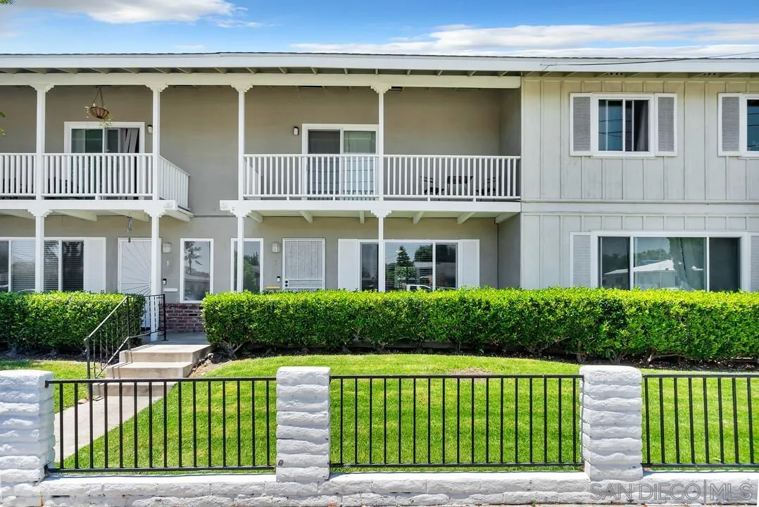 More Details about MLS # 240019877 : 4750 70TH STREET UNIT 2
