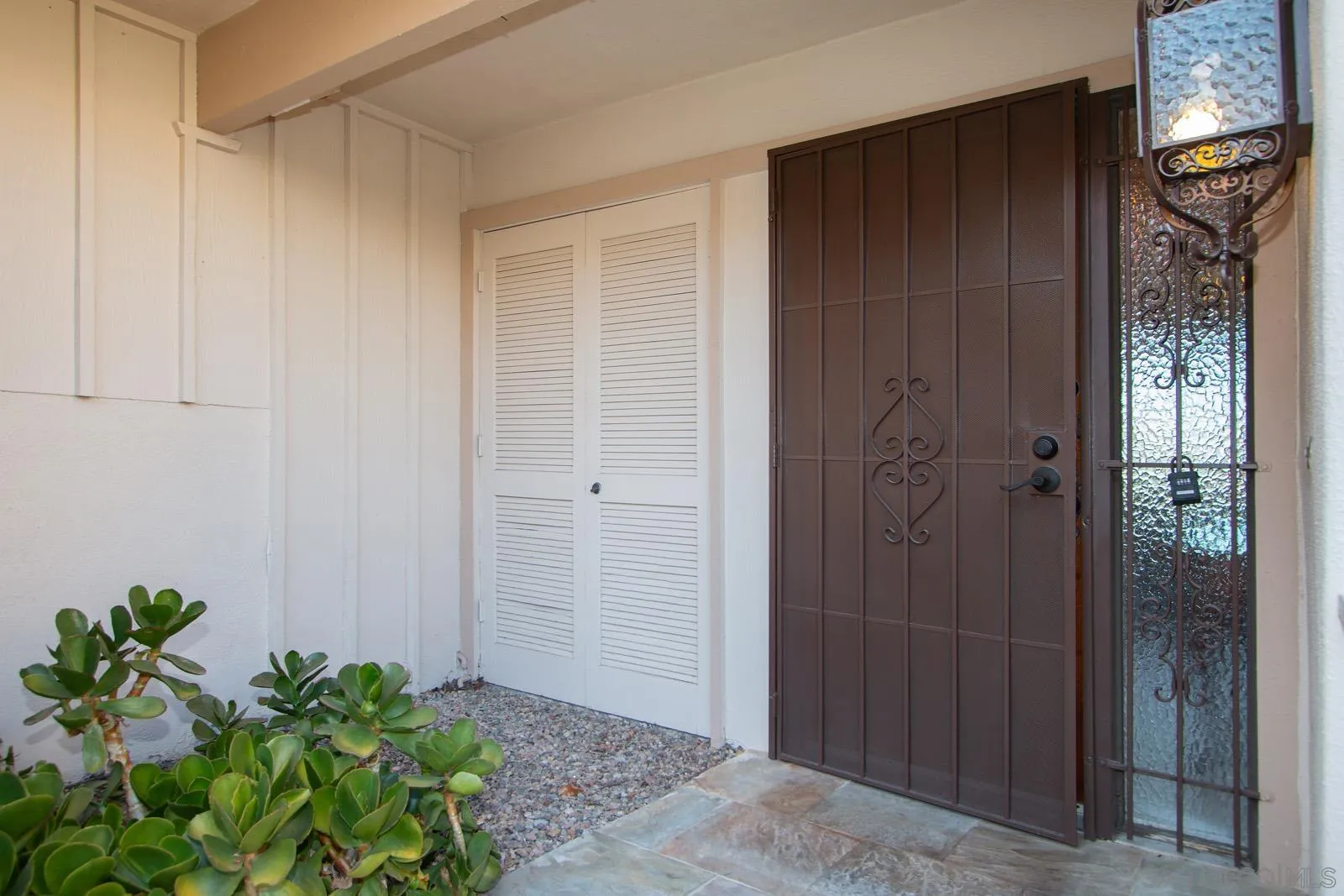 Photo #5: 240019923 Listing 