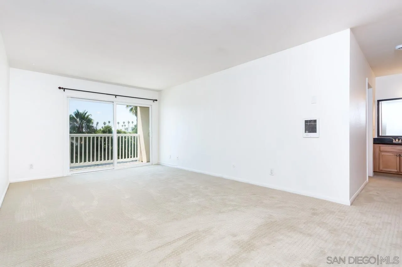 Photo #5: 240019932 Listing 
