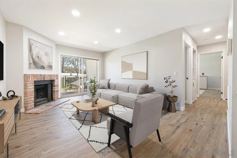 Photo #2: 240019963 Listing 