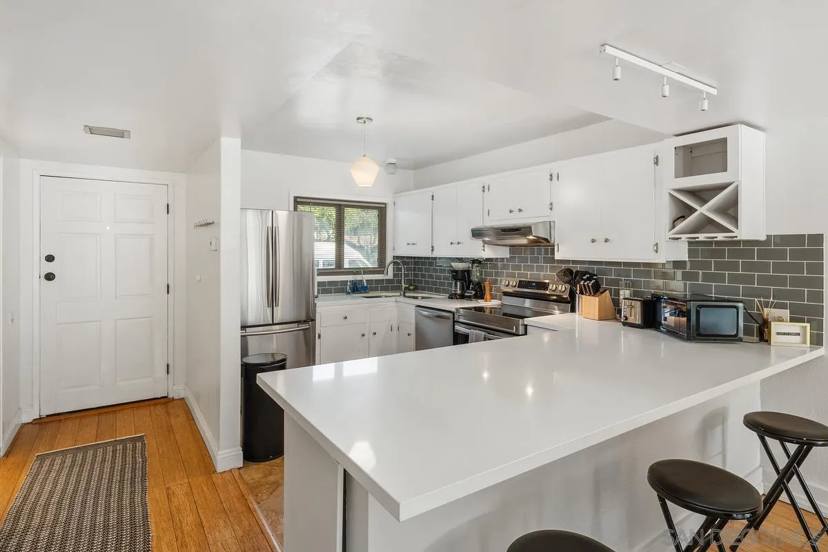 Photo #6: 240019997 Listing 