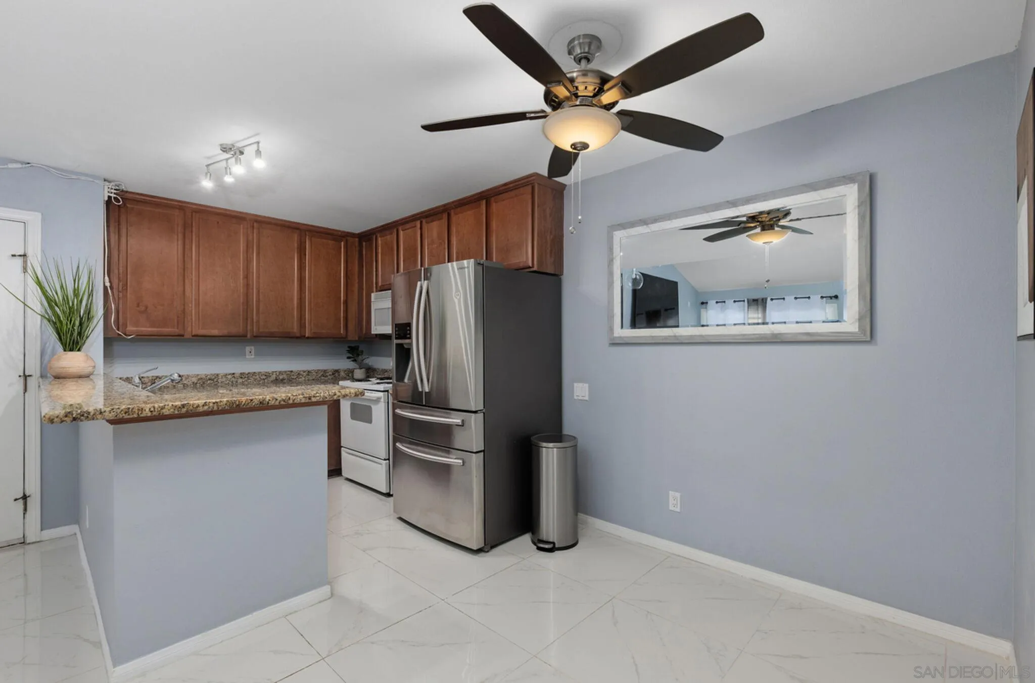 Photo #3: 240020052 Listing 