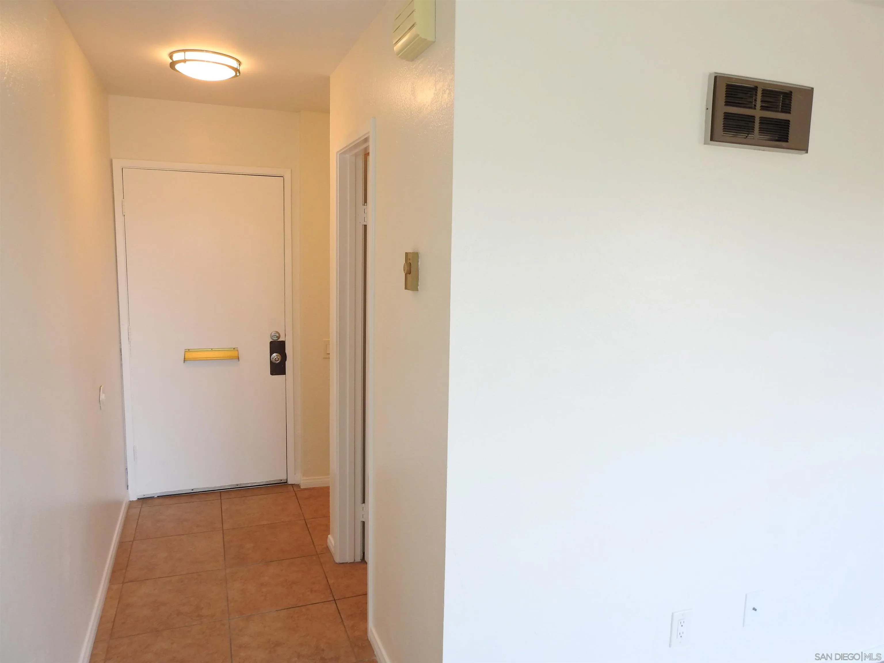 Photo #5: 240020140 Listing 