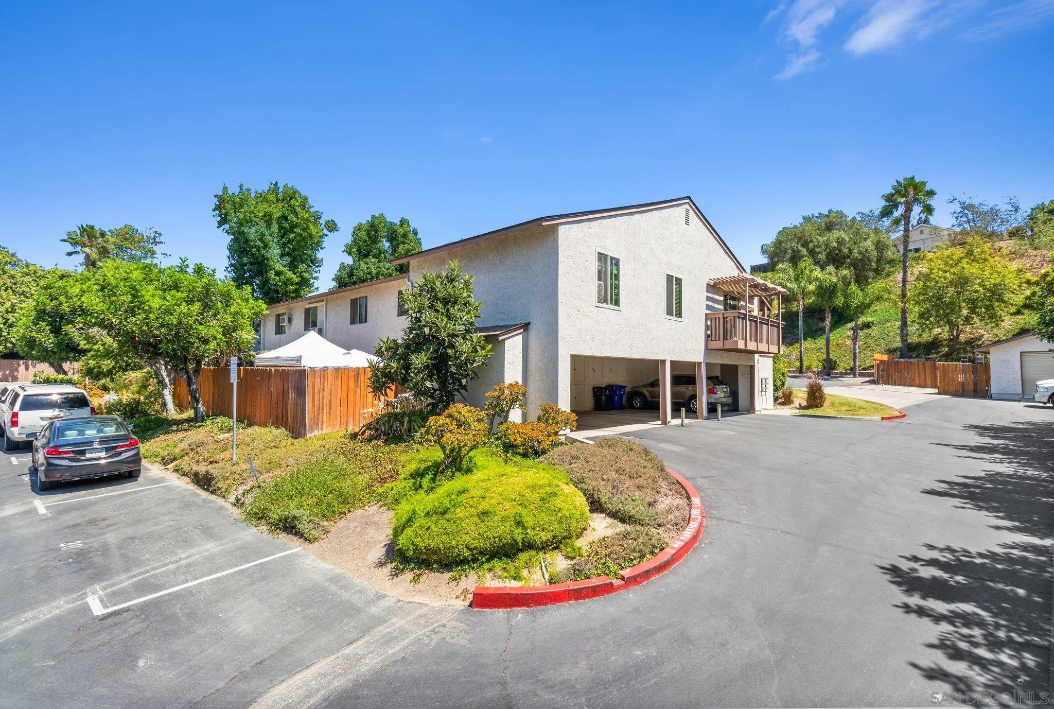 Photo #3: 240020192 Listing 