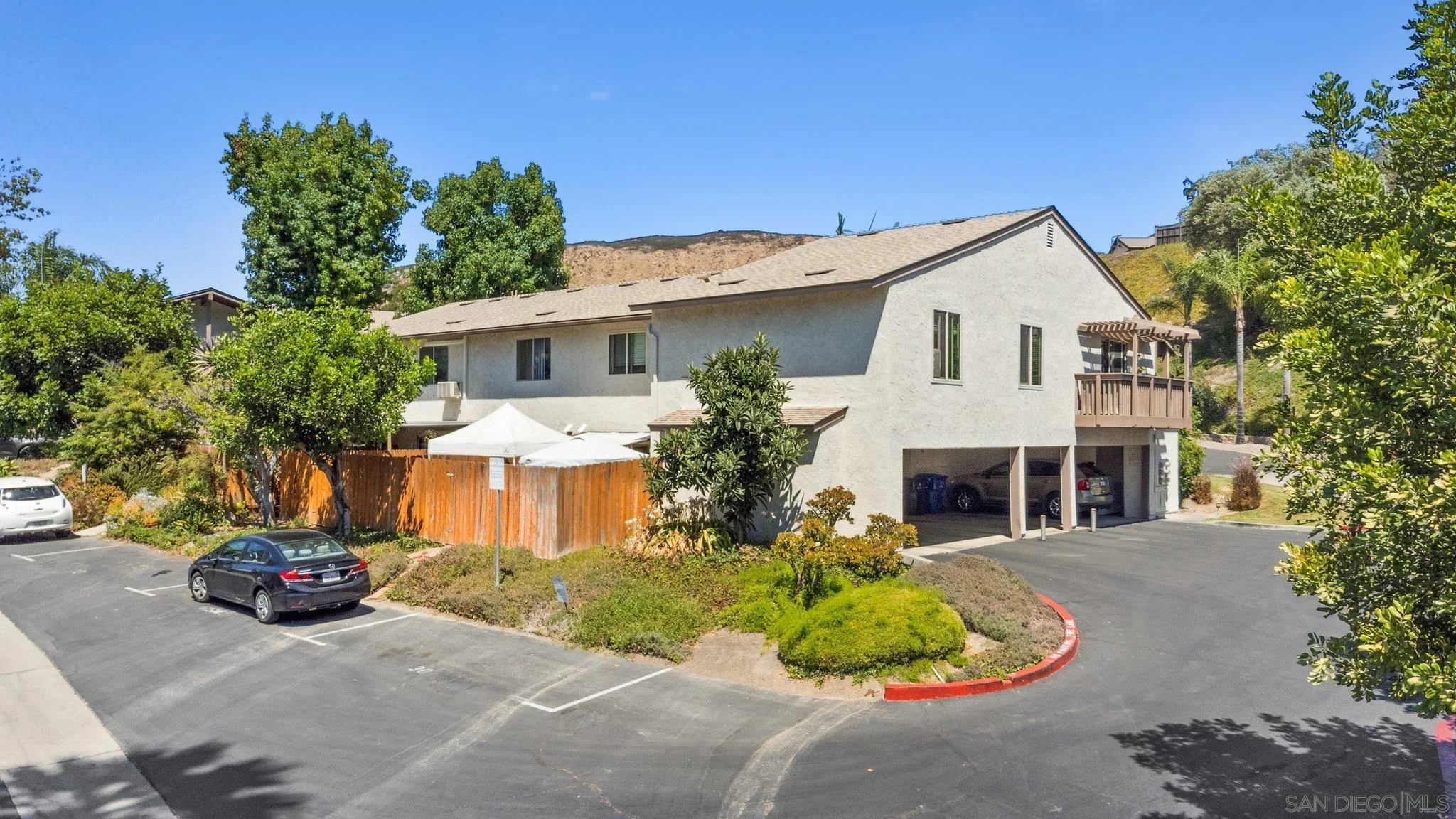 Photo #2: 240020192 Listing 
