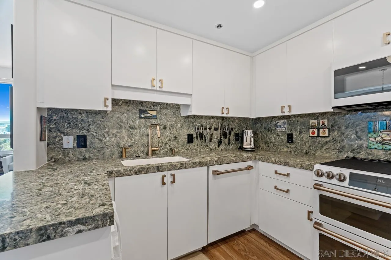 Photo #5: 240020242 Listing 