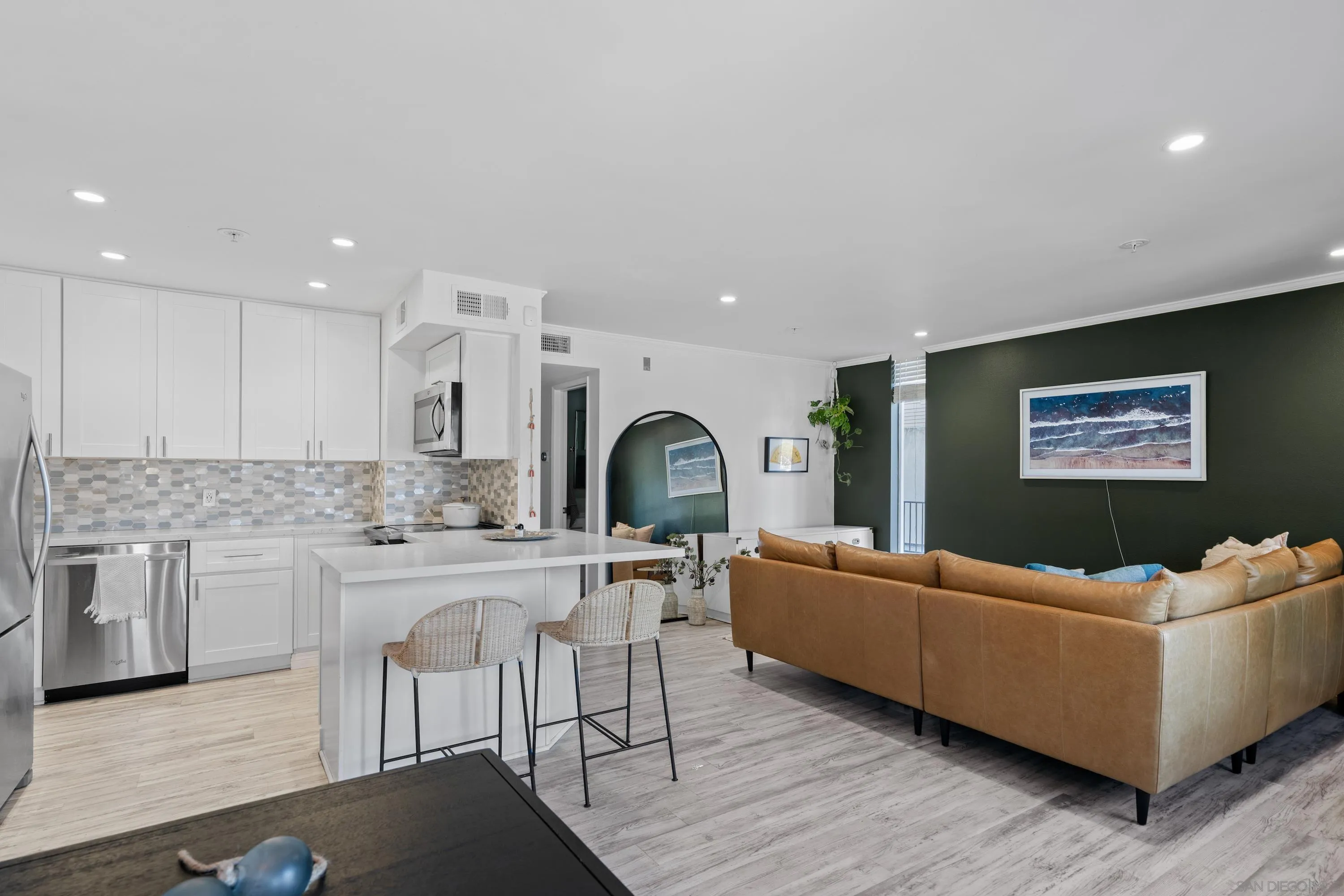 More Details about MLS # 240020331 : 3290 6TH AVE UNIT 1A