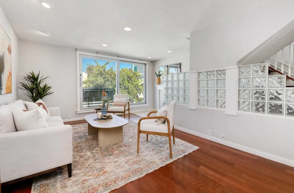 Photo #3: 240020383 Listing 