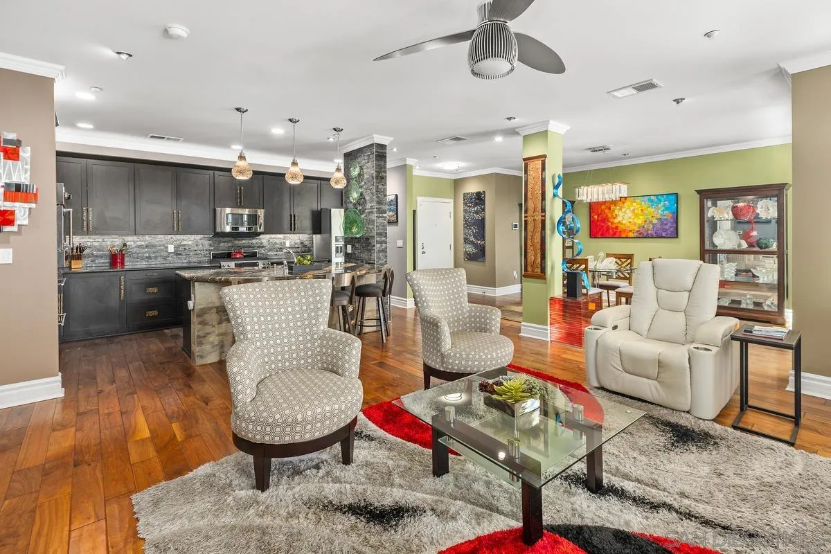 Photo #2: 240020456 Listing 