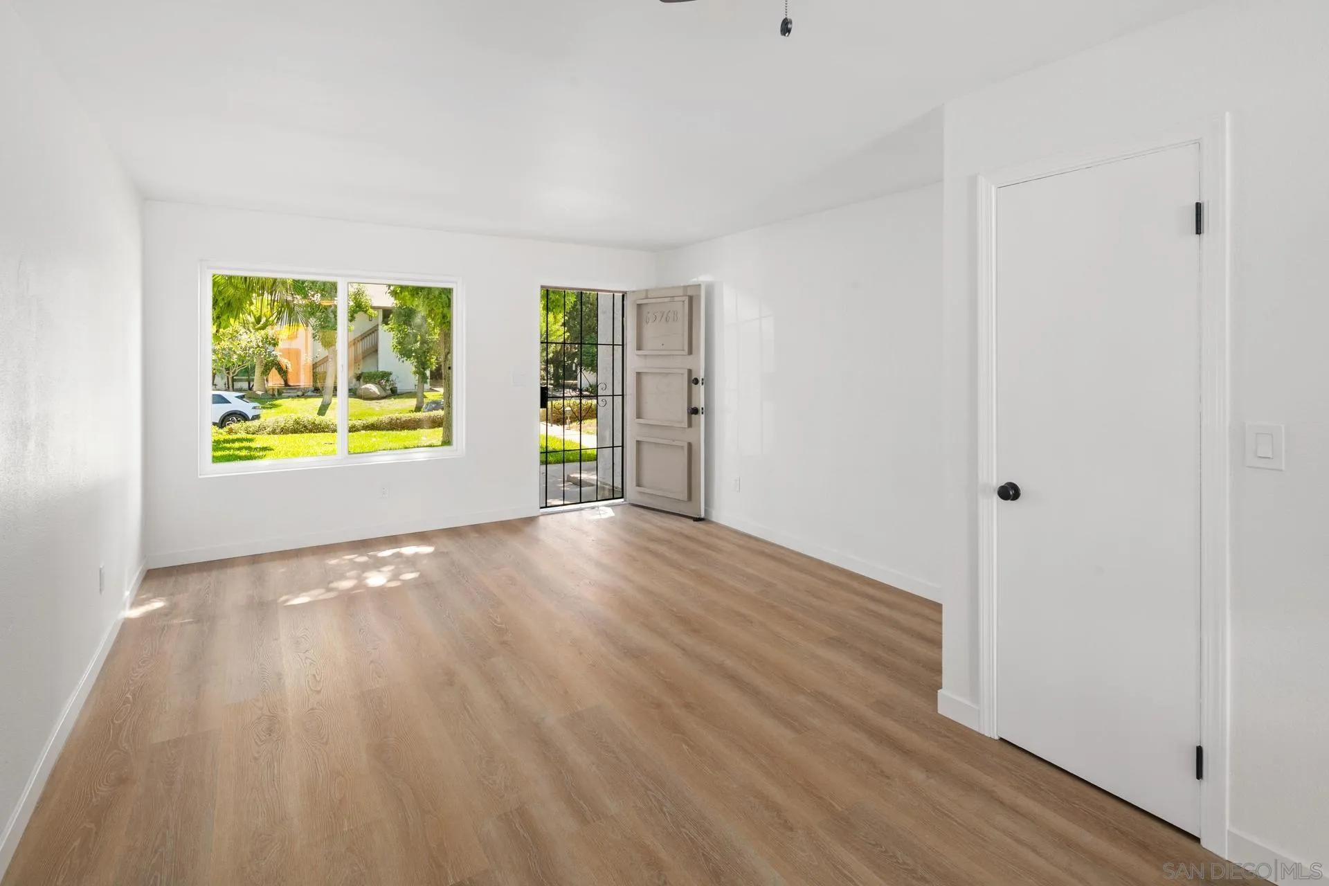 Photo #4: 240020569 Listing 