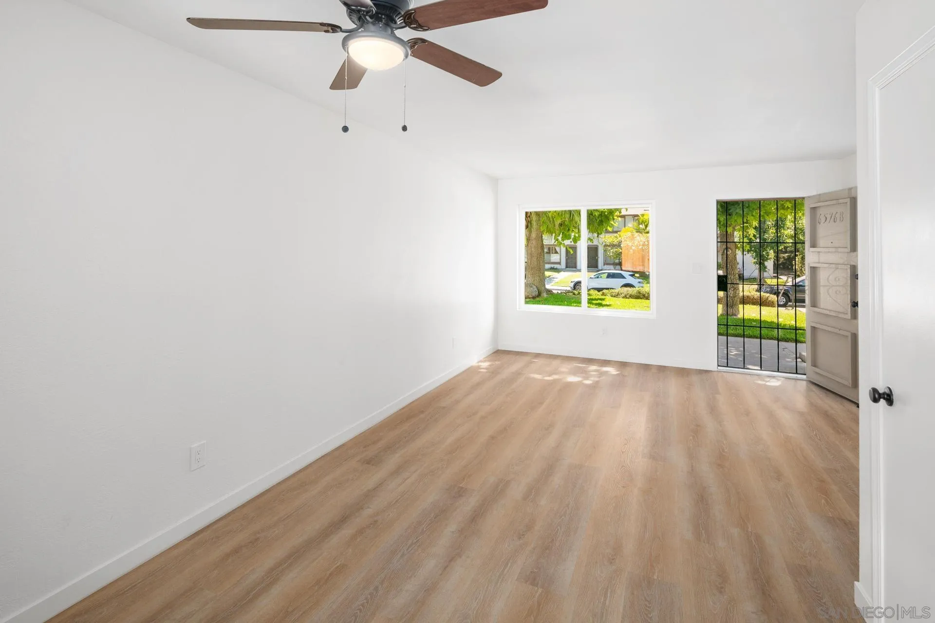 Photo #3: 240020569 Listing 