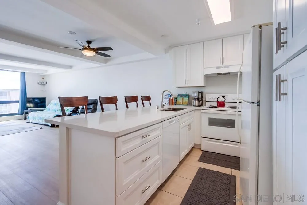 Photo #4: 240020685 Listing 