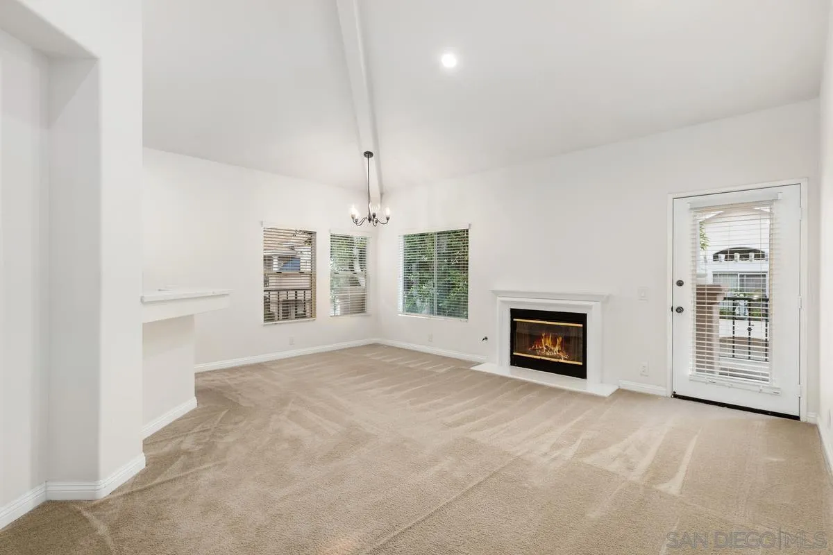 Photo #5: 240020729 Listing 