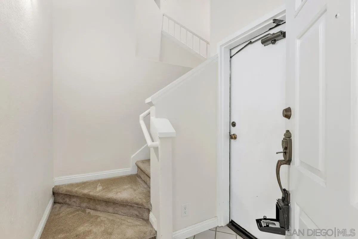 Photo #4: 240020729 Listing 