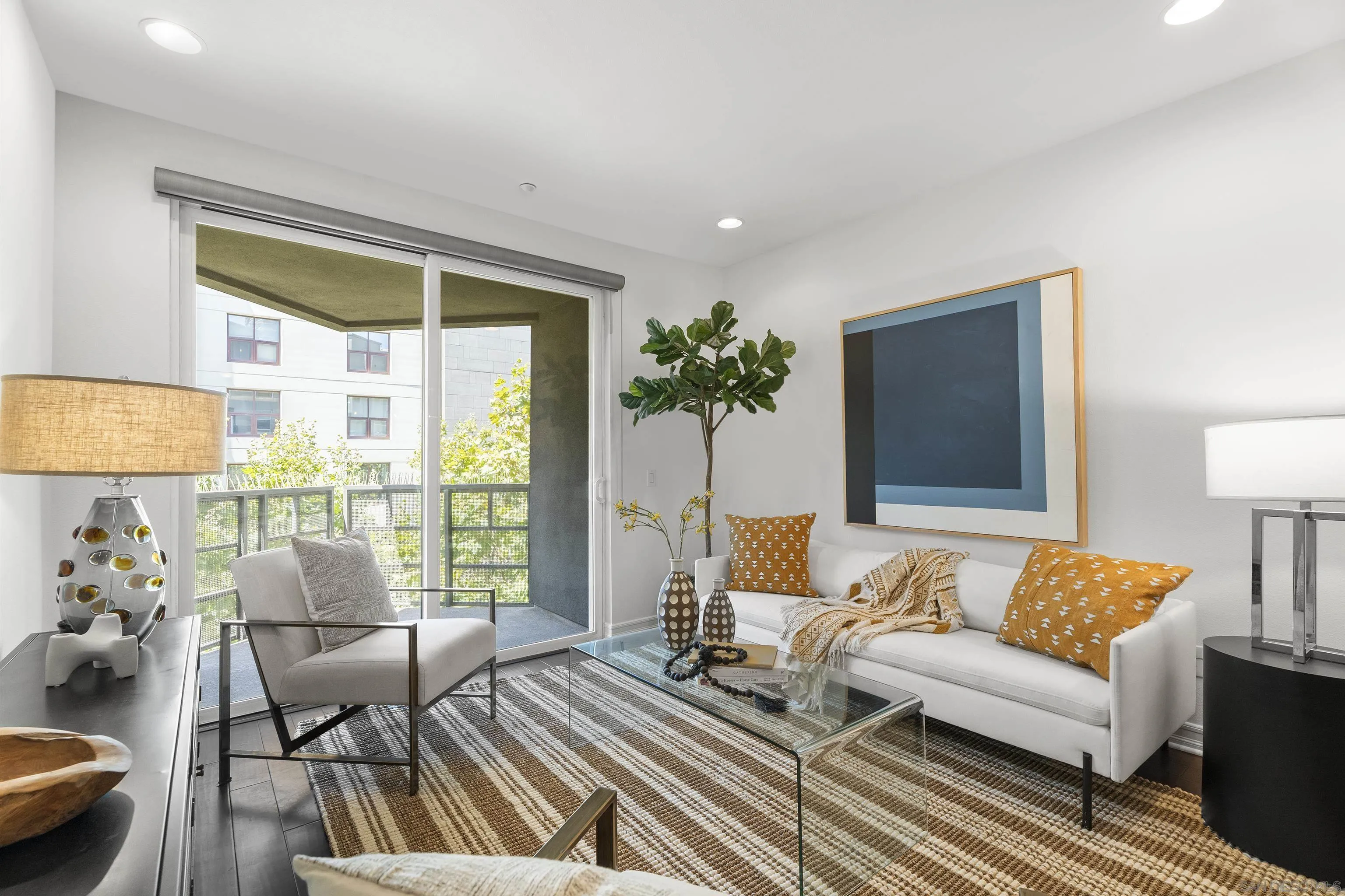 Photo #3: 240020778 Listing 