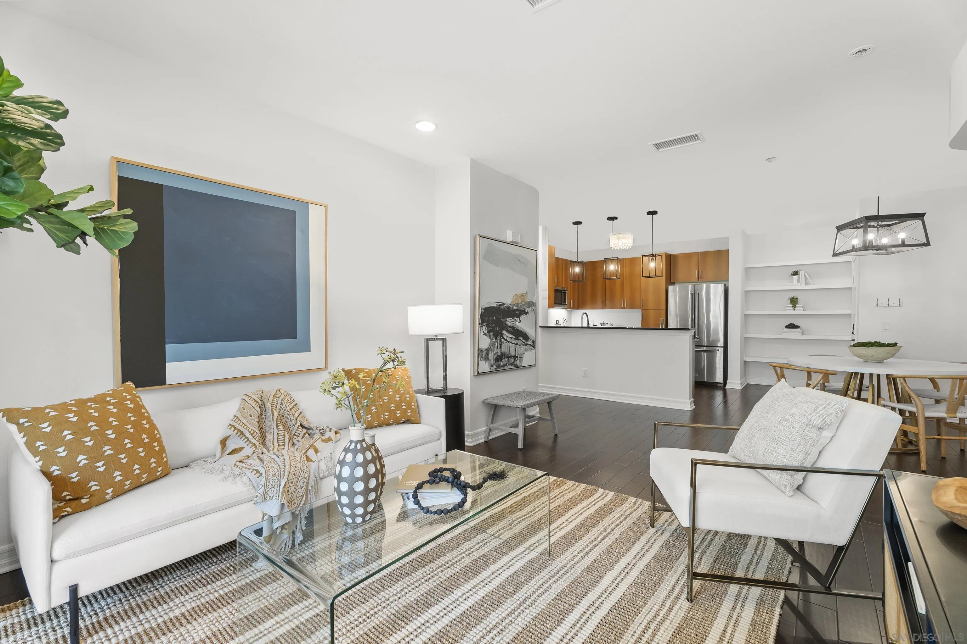Photo #2: 240020778 Listing 