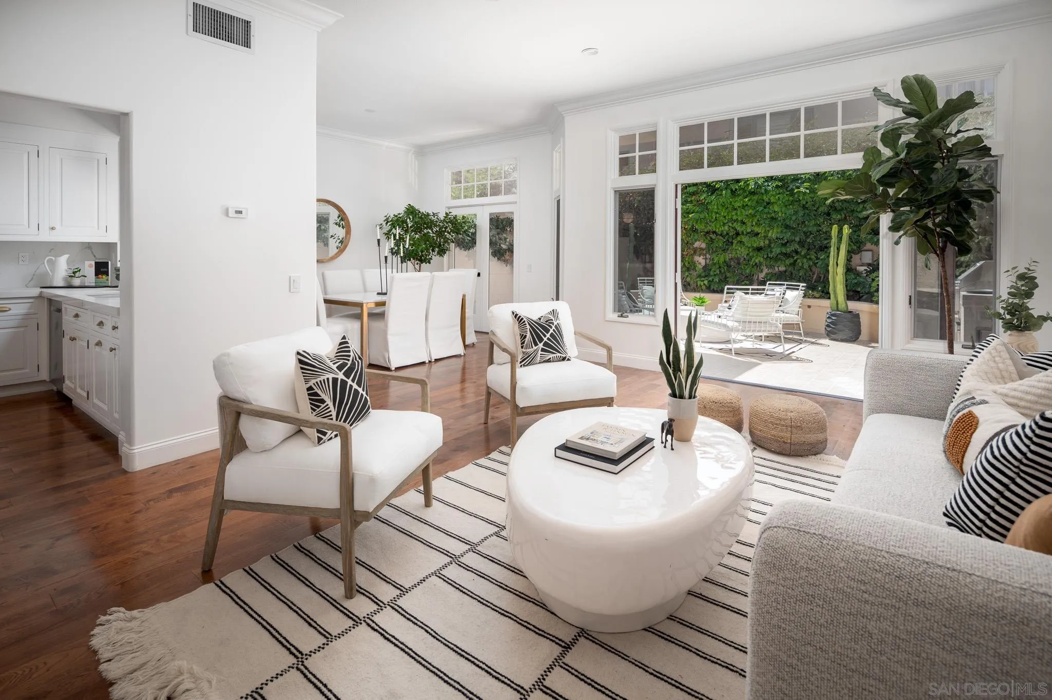 https://cdn.realtyfeed.com/cdn/0/240021010/c3a0bb079a13cefe5b455a375bbee0f4.webp