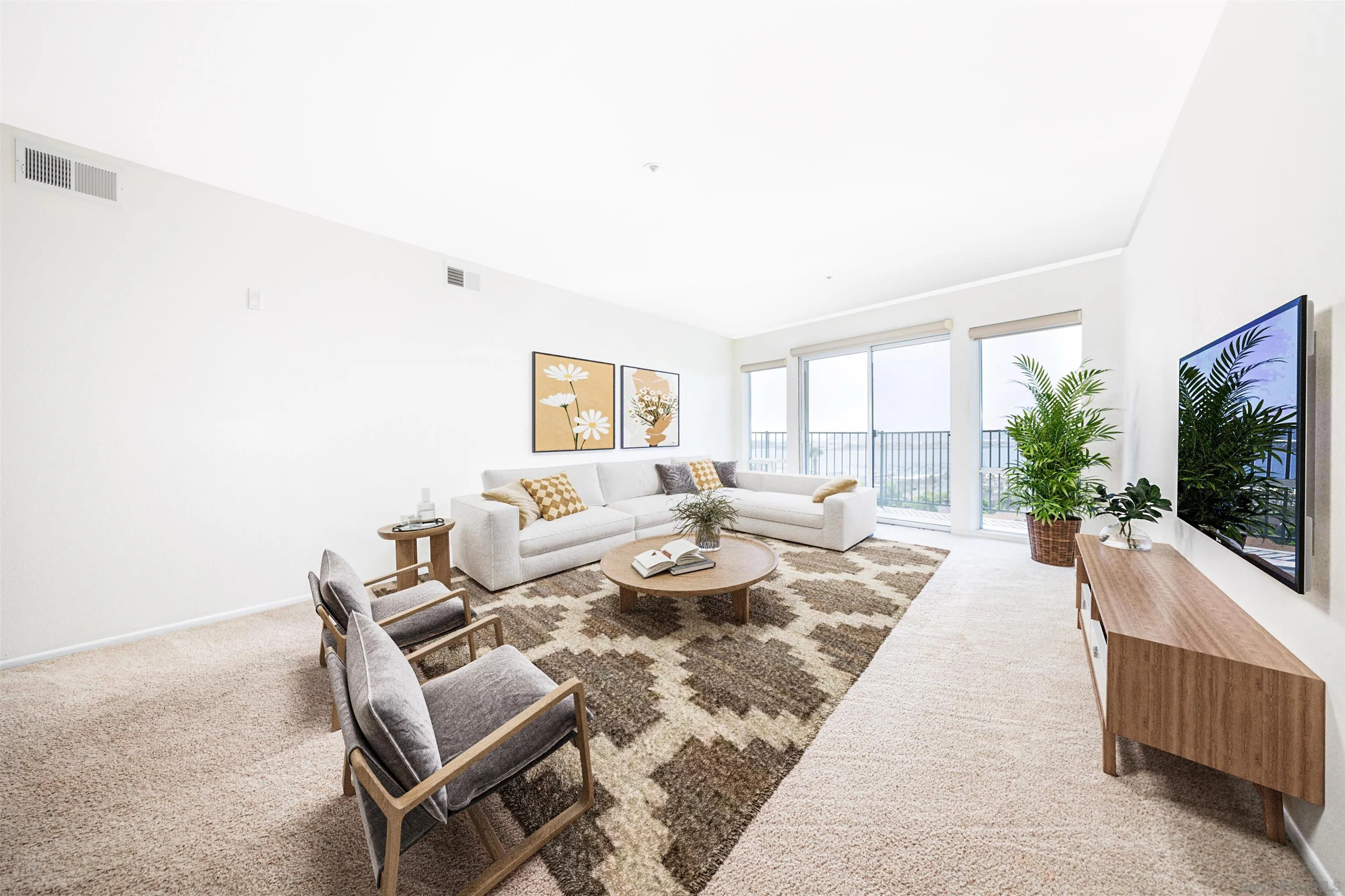 Photo #2: 240021013 Listing 