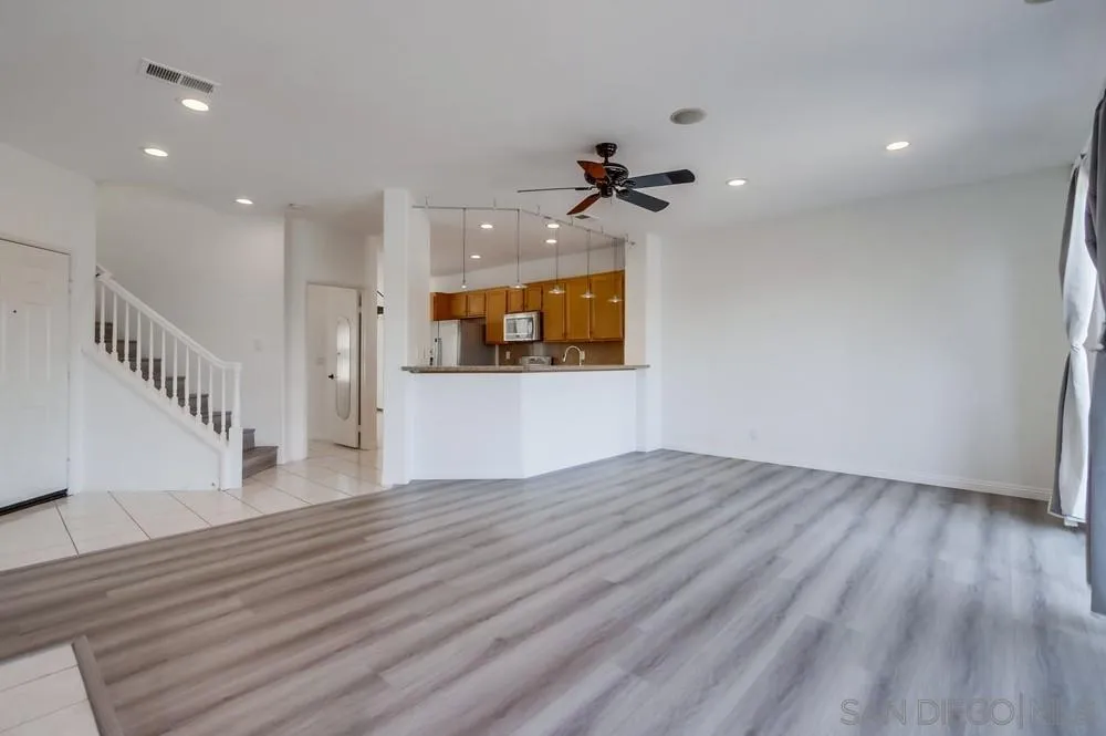 Photo #4: 240021016 Listing 