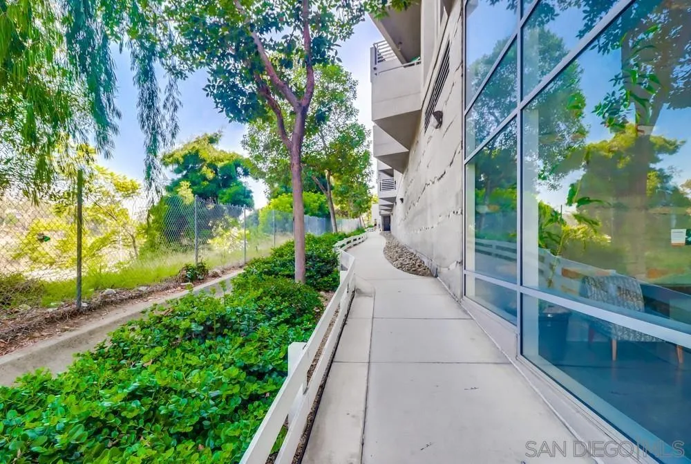 Photo #4: 240021097 Listing 
