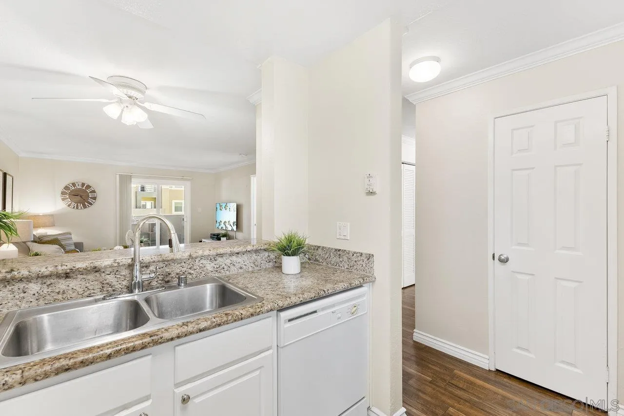 Photo #6: 240021100 Listing 
