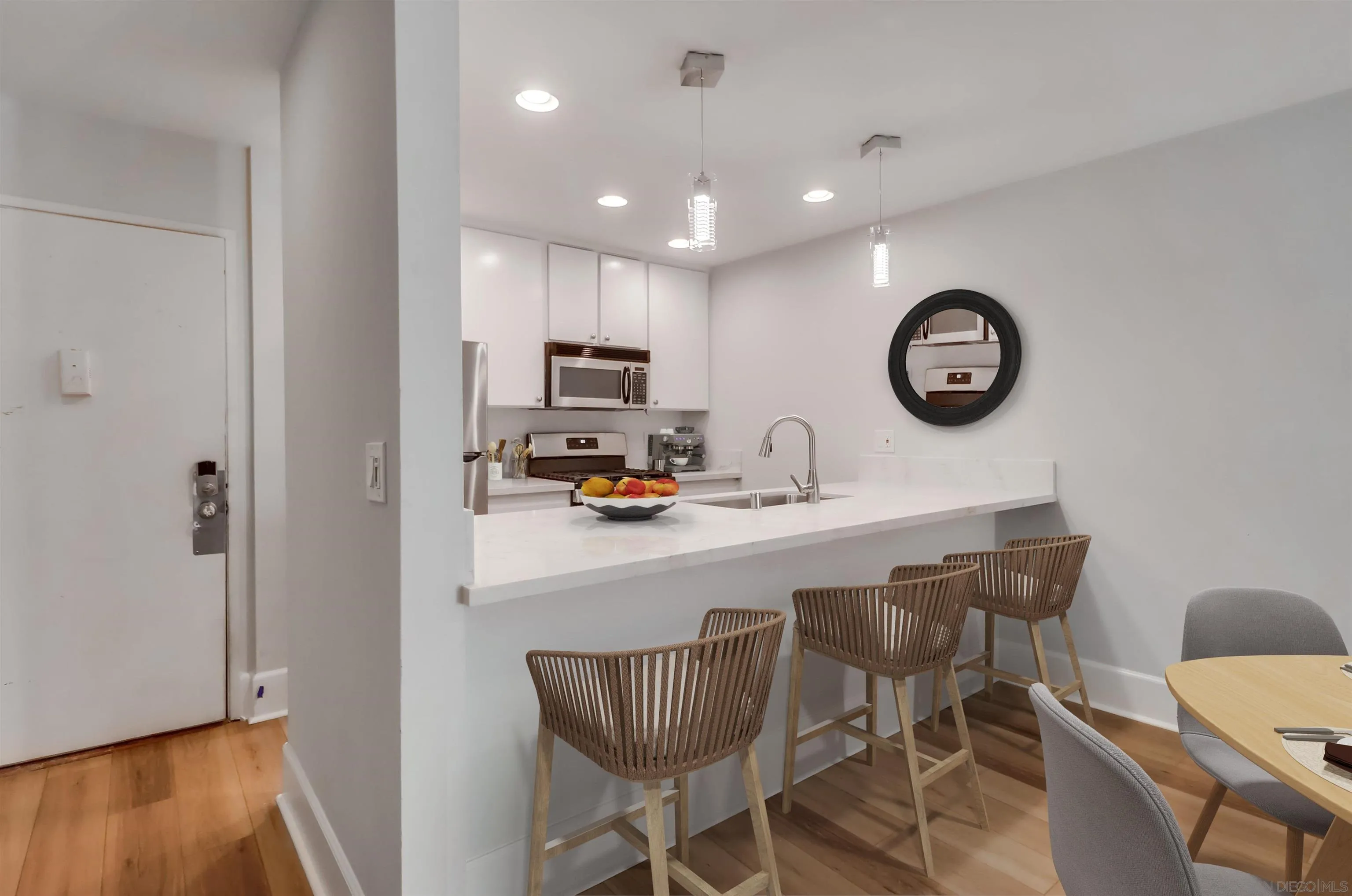 Photo #3: 240021134 Listing 