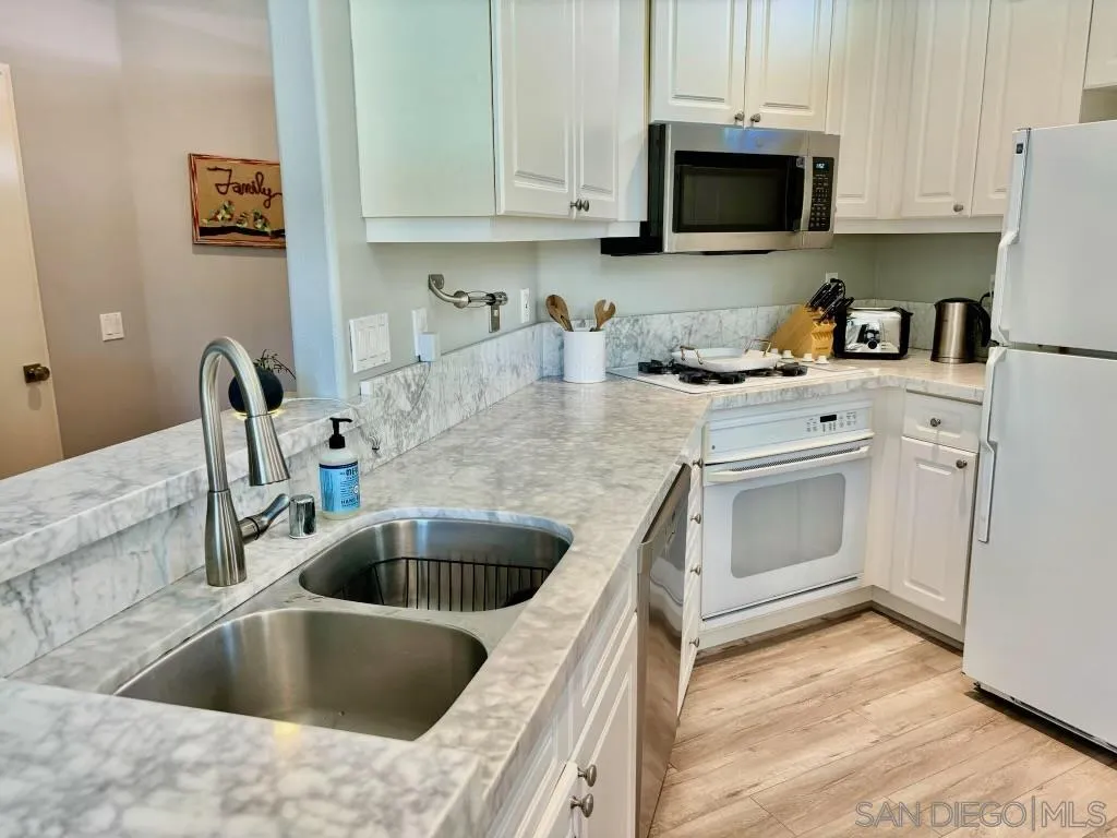 Photo #5: 240021153 Listing 