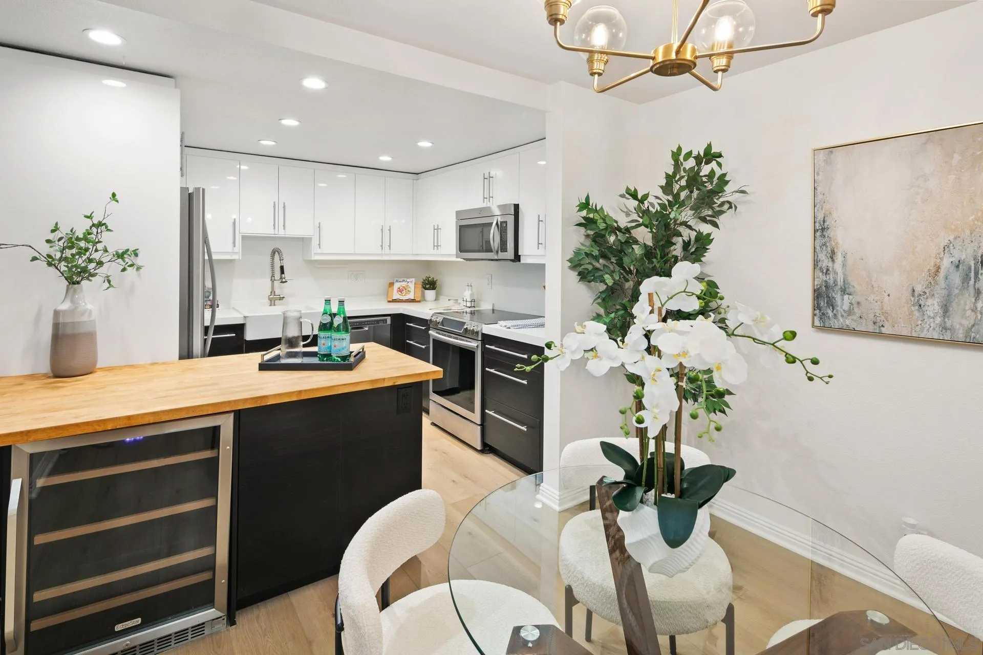 More Details about MLS # 240021194 : 2323 ADAMS UNIT 102