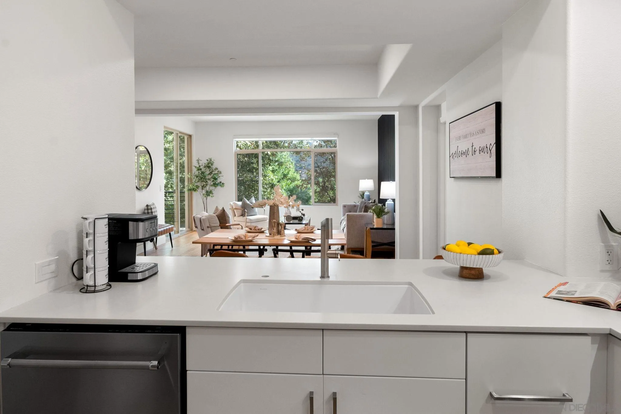 Photo #3: 240021268 Listing 