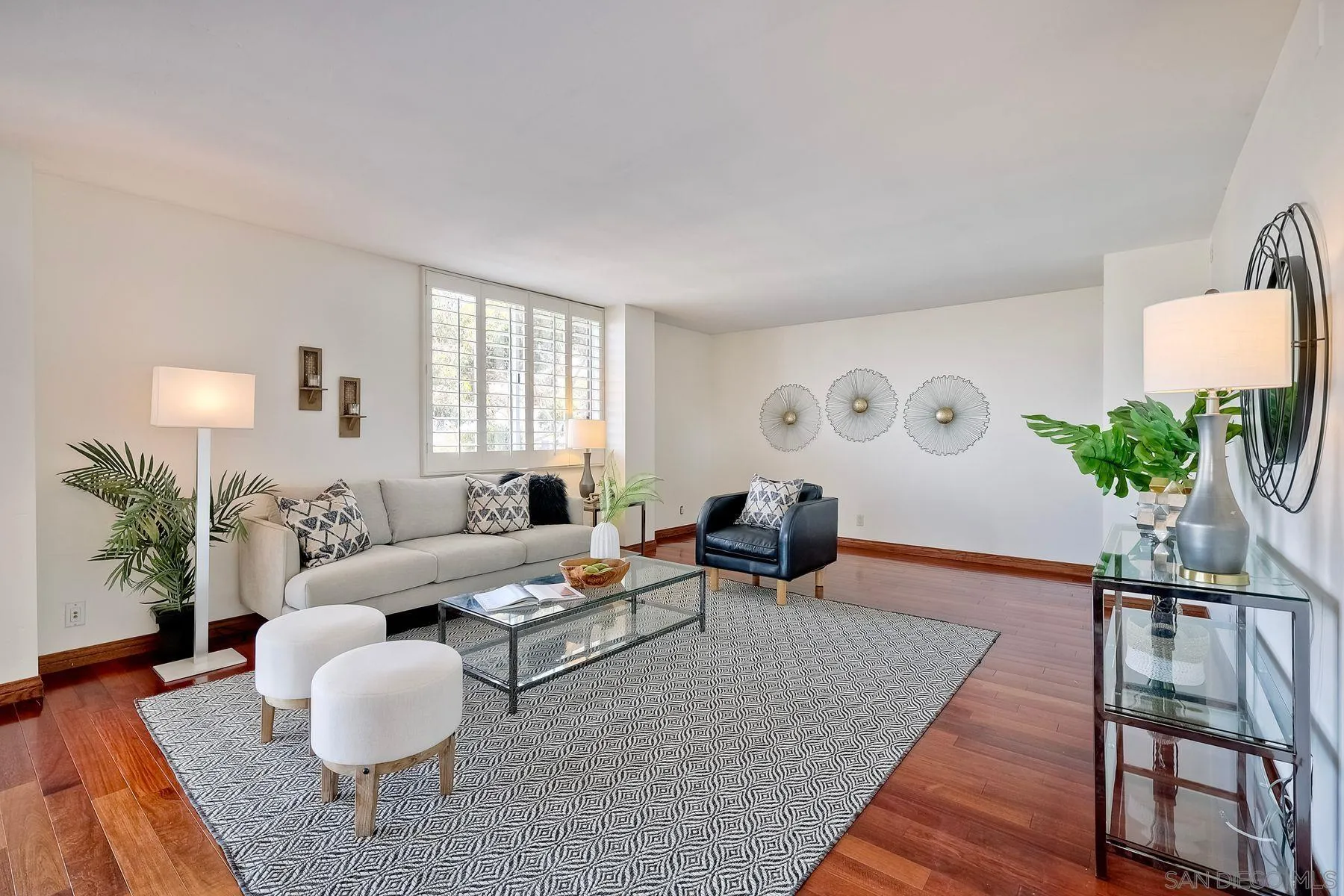 Photo #4: 240021318 Listing 