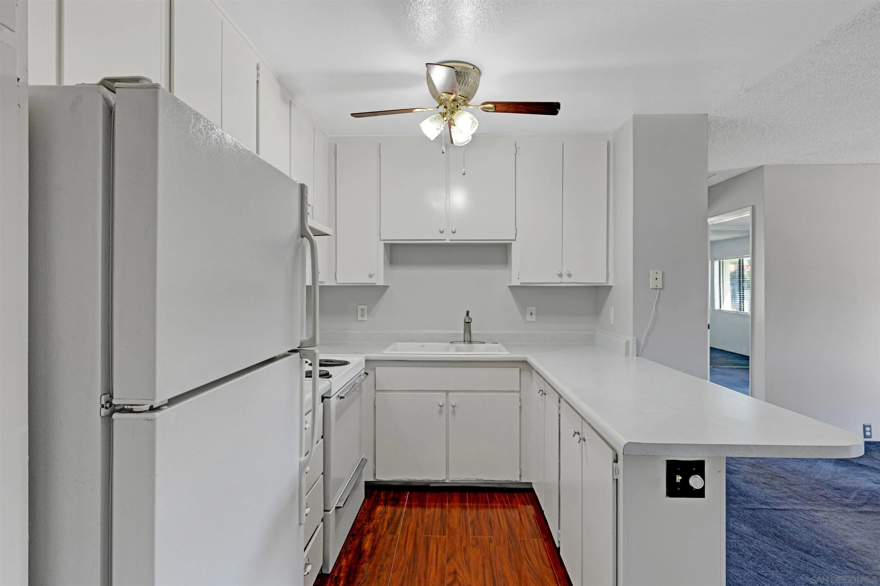 Photo #3: 240021327 Listing 