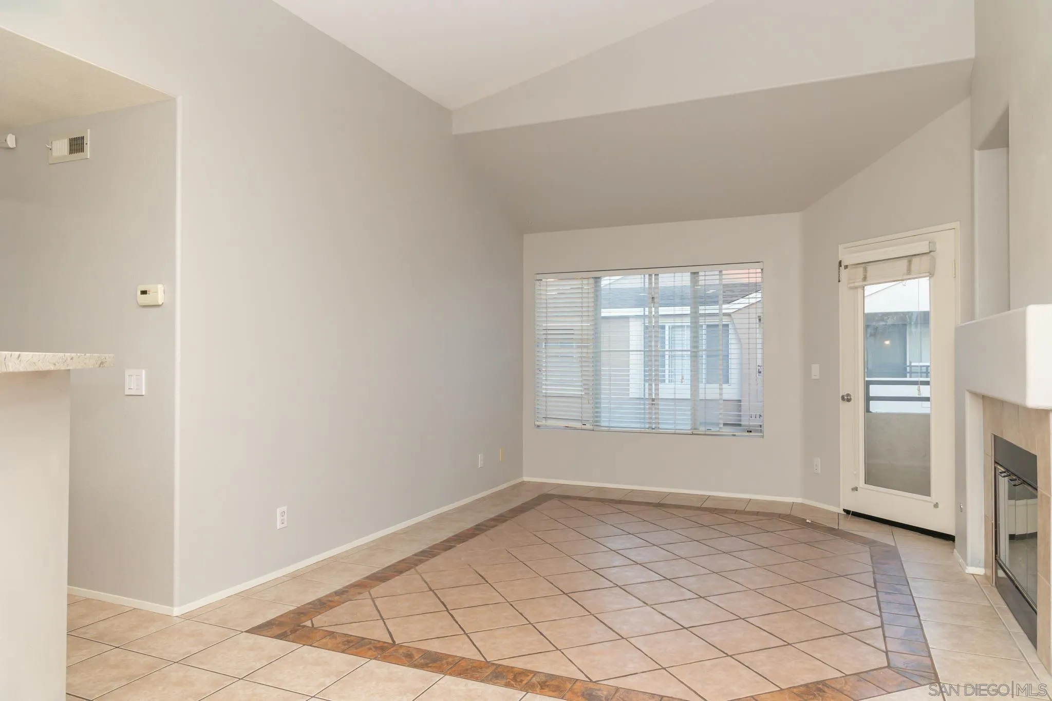 Photo #5: 240021337 Listing 