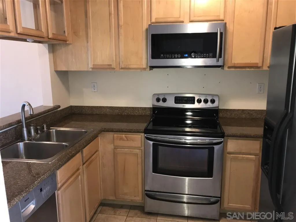 Photo #2: 240021351 Listing 