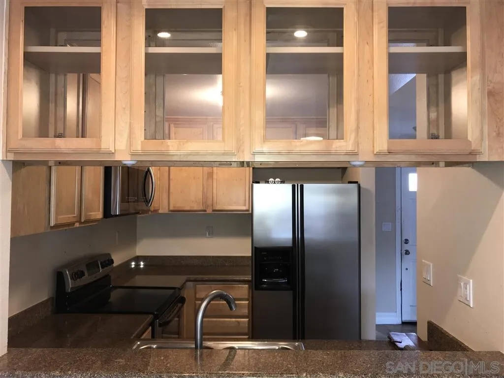 Photo #3: 240021351 Listing 