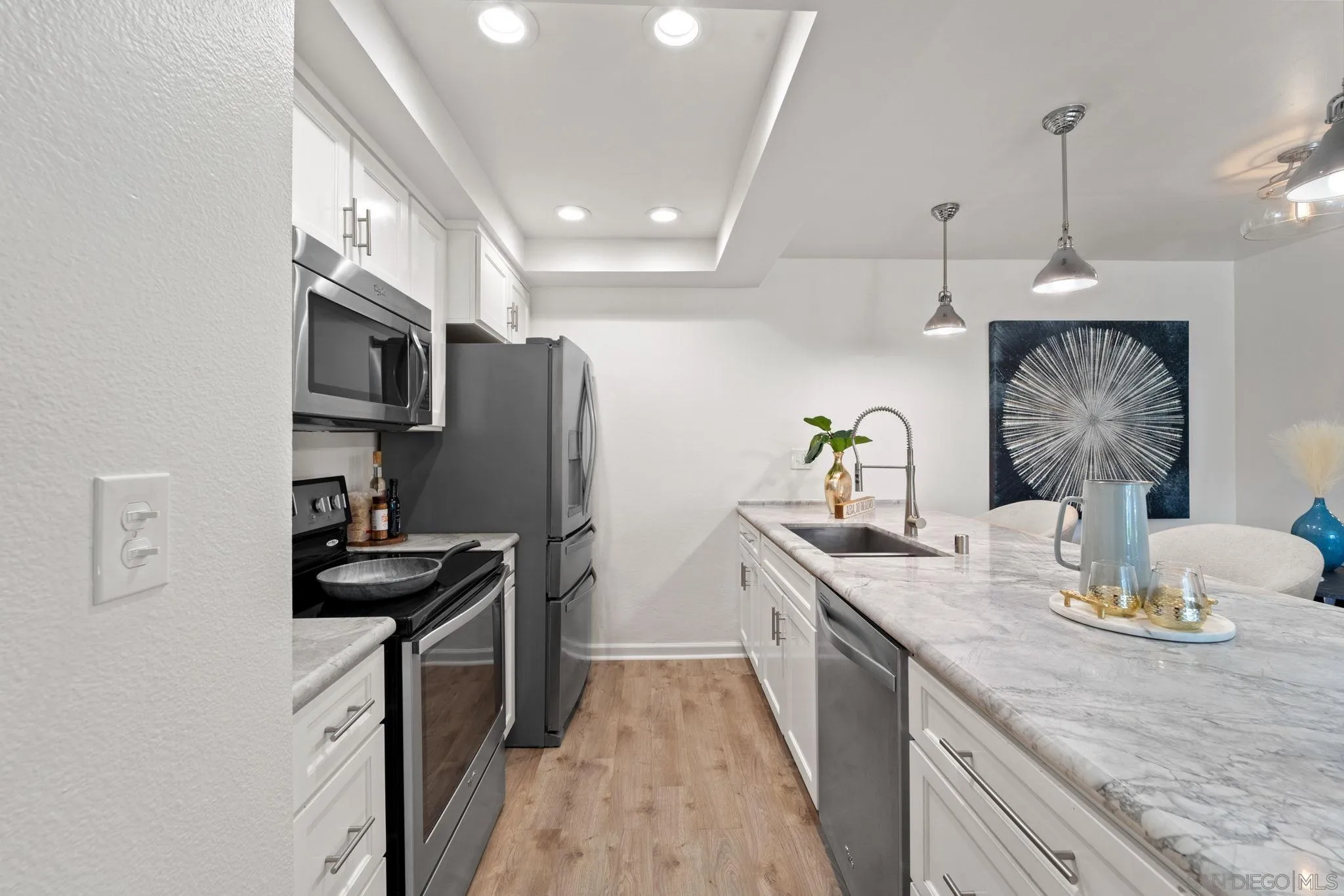 Photo #4: 240021368 Listing 
