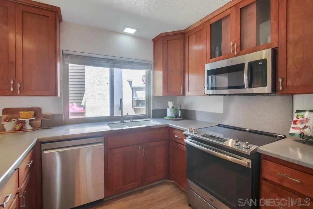 Photo #5: 240021528 Listing 