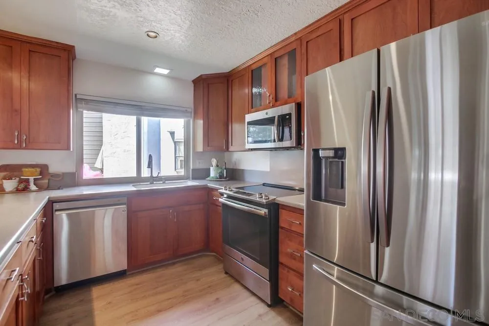 Photo #6: 240021528 Listing 