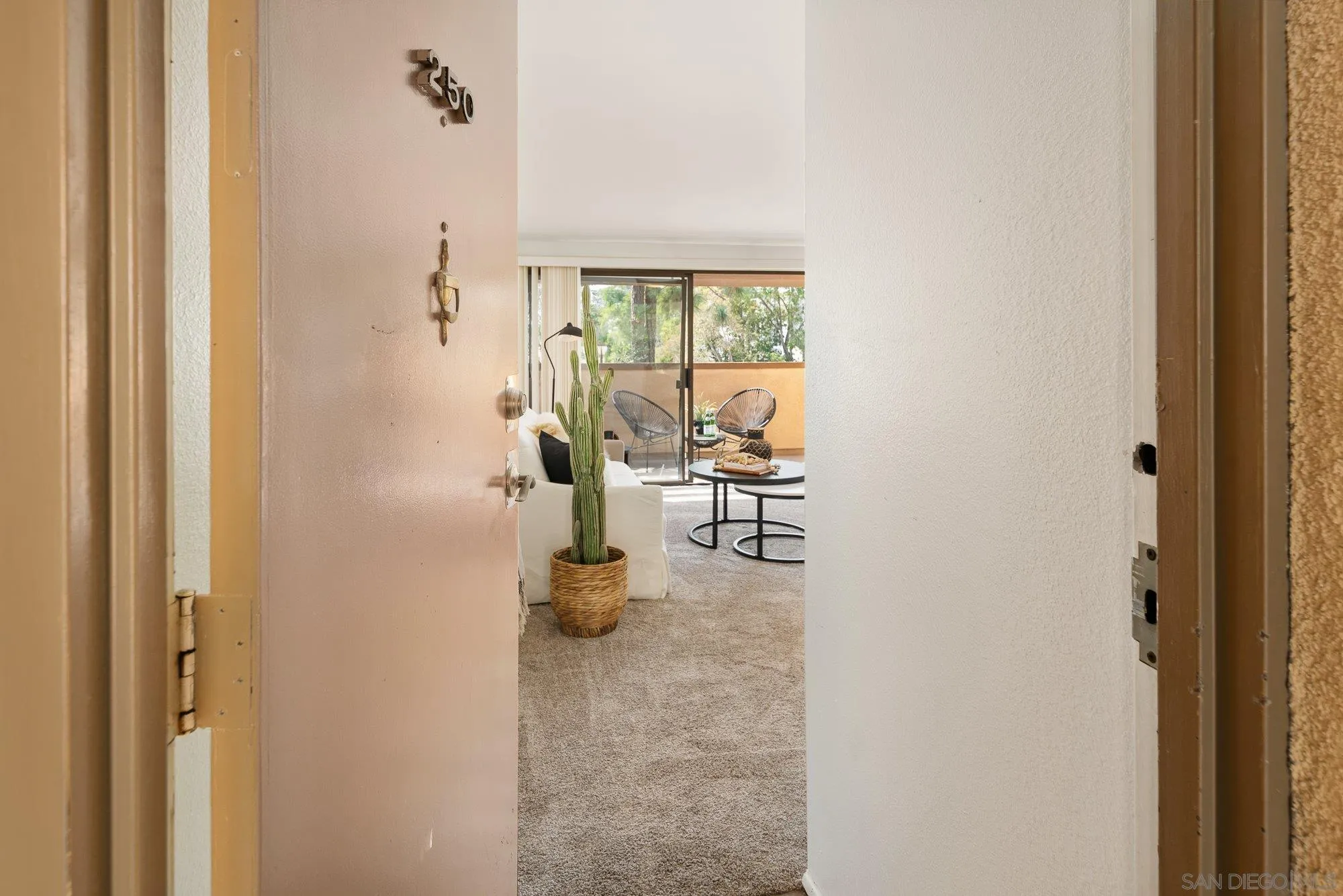 Photo #4: 240021563 Listing 