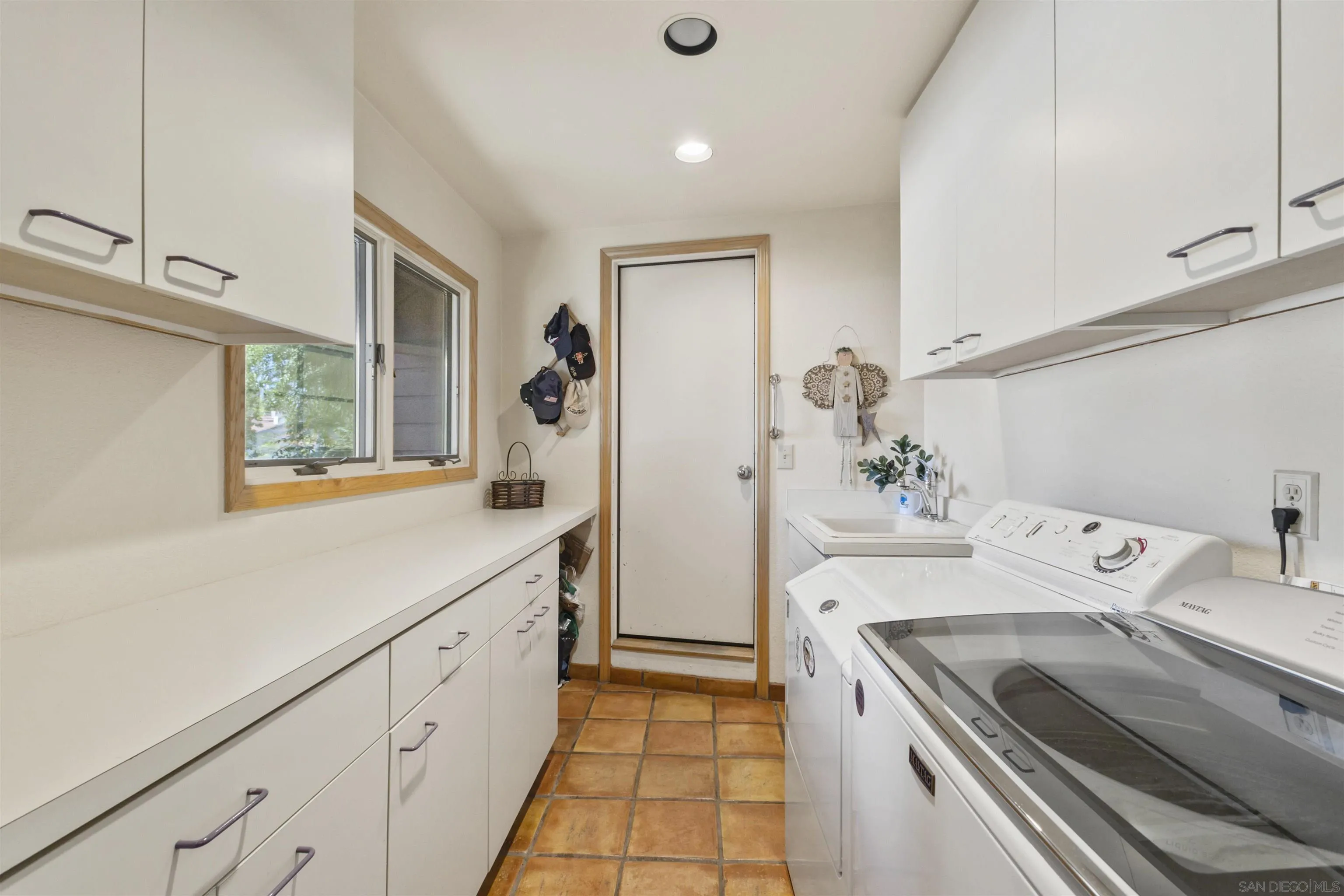 https://cdn.realtyfeed.com/cdn/0/240021705/a0c2b528871c1da83cb30185771b86ac.webp