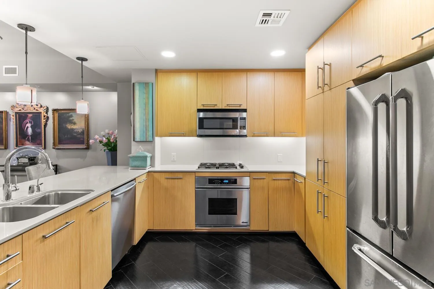 Photo #6: 240021738 Listing 