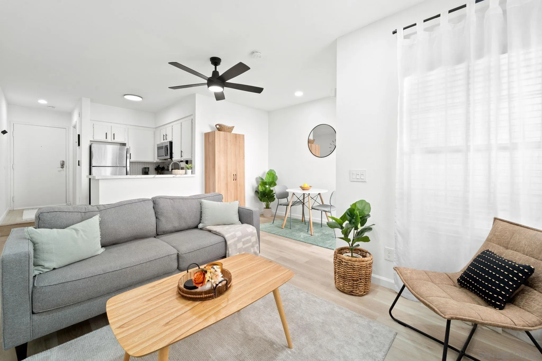 More Details about MLS # 240021769 : 3950 CLEVELAND AVE UNIT 105