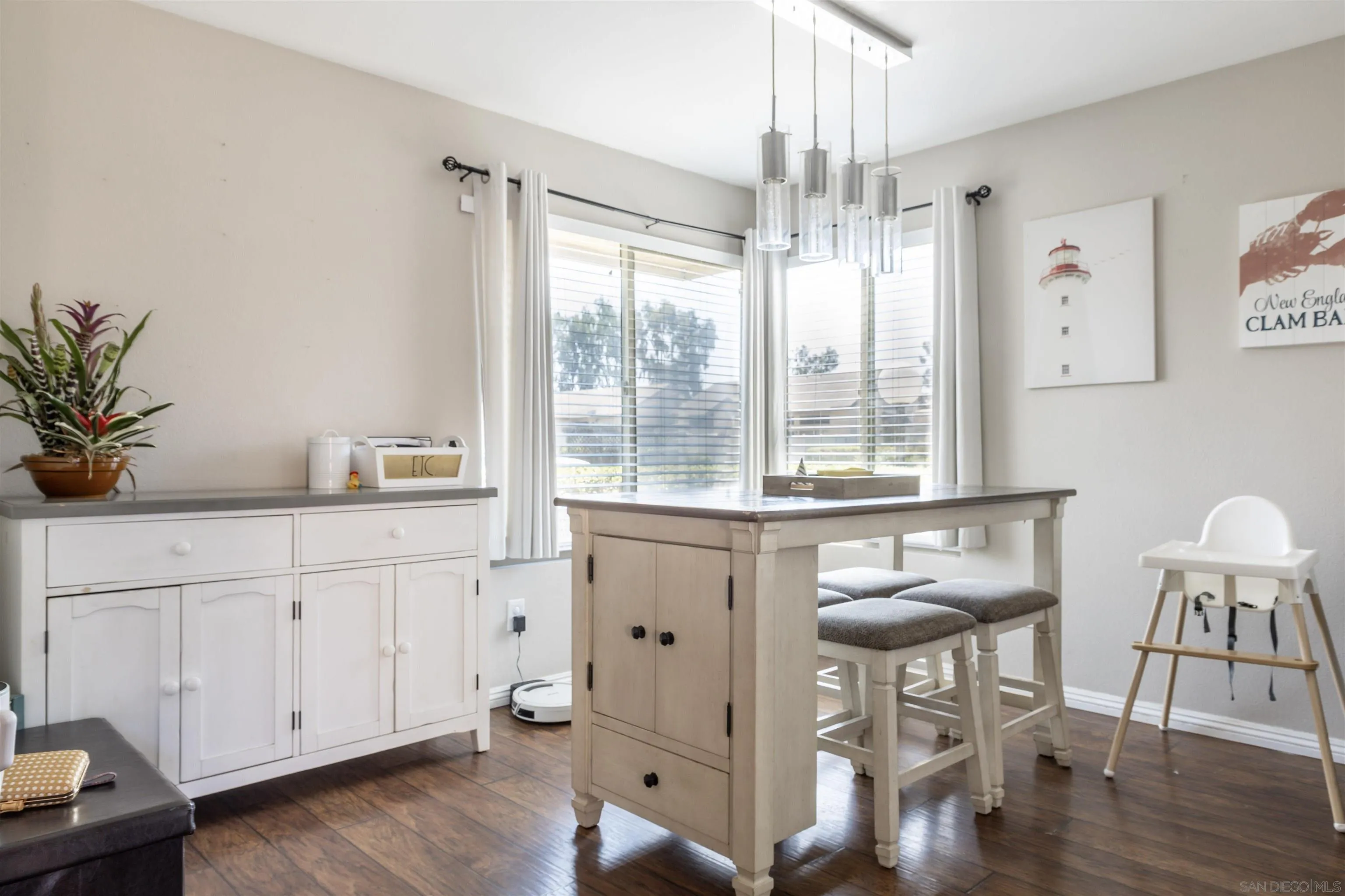 Photo #4: 240021817 Listing 