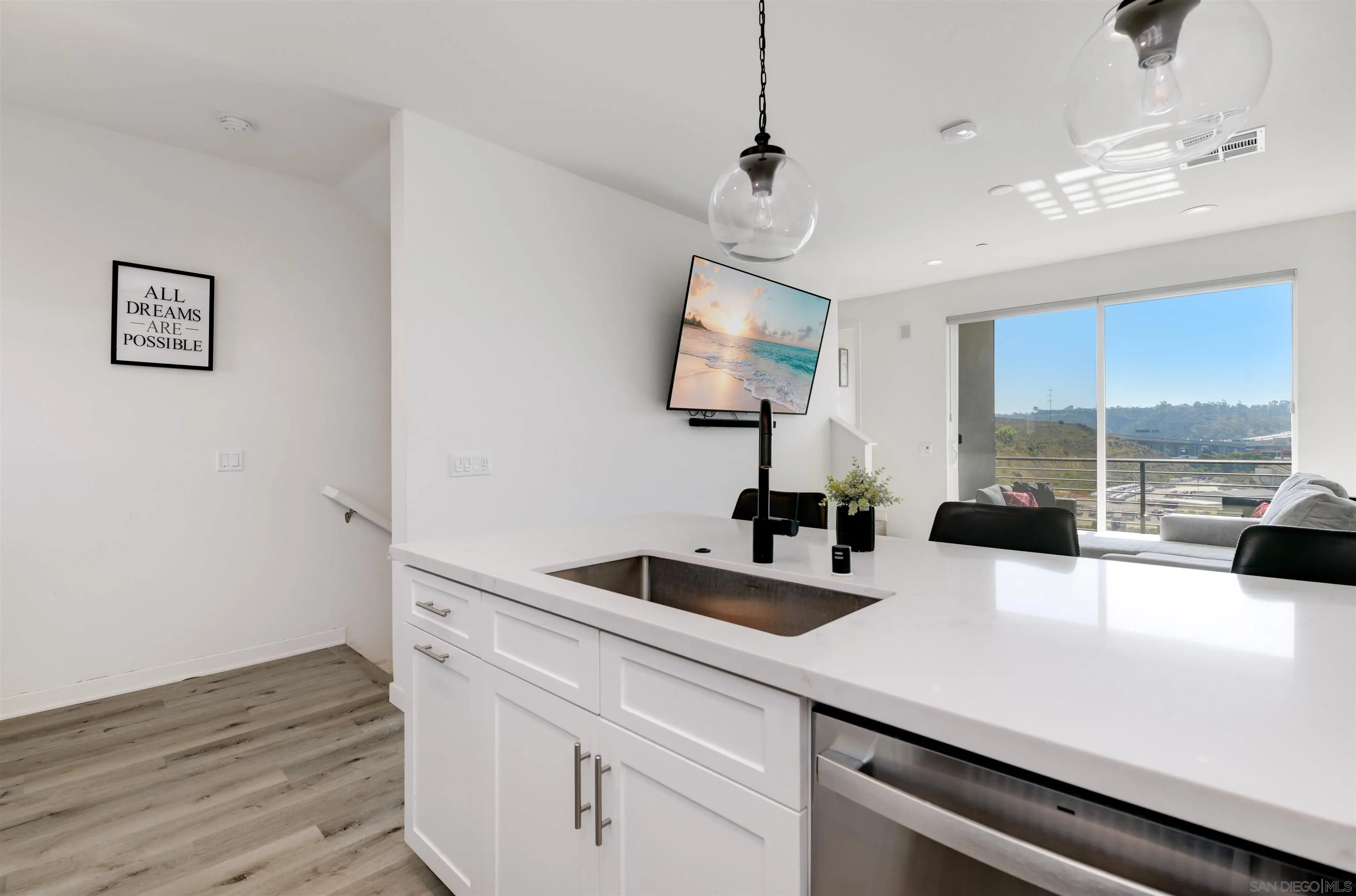 Photo #6: 240021867 Listing 