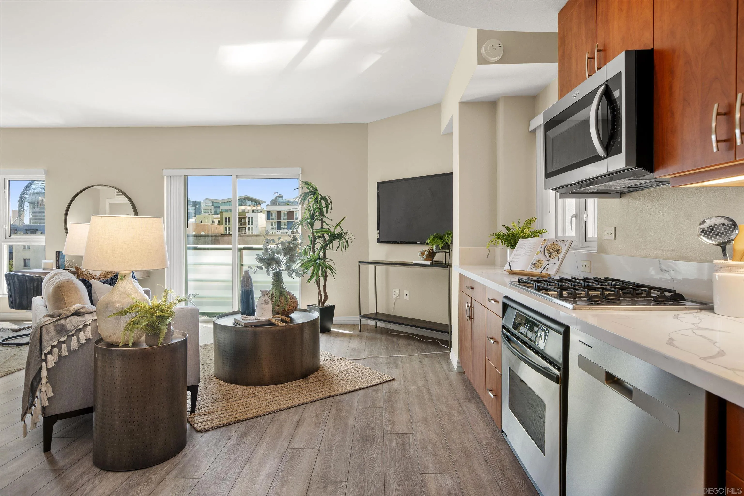 Photo #5: 240021880 Listing 