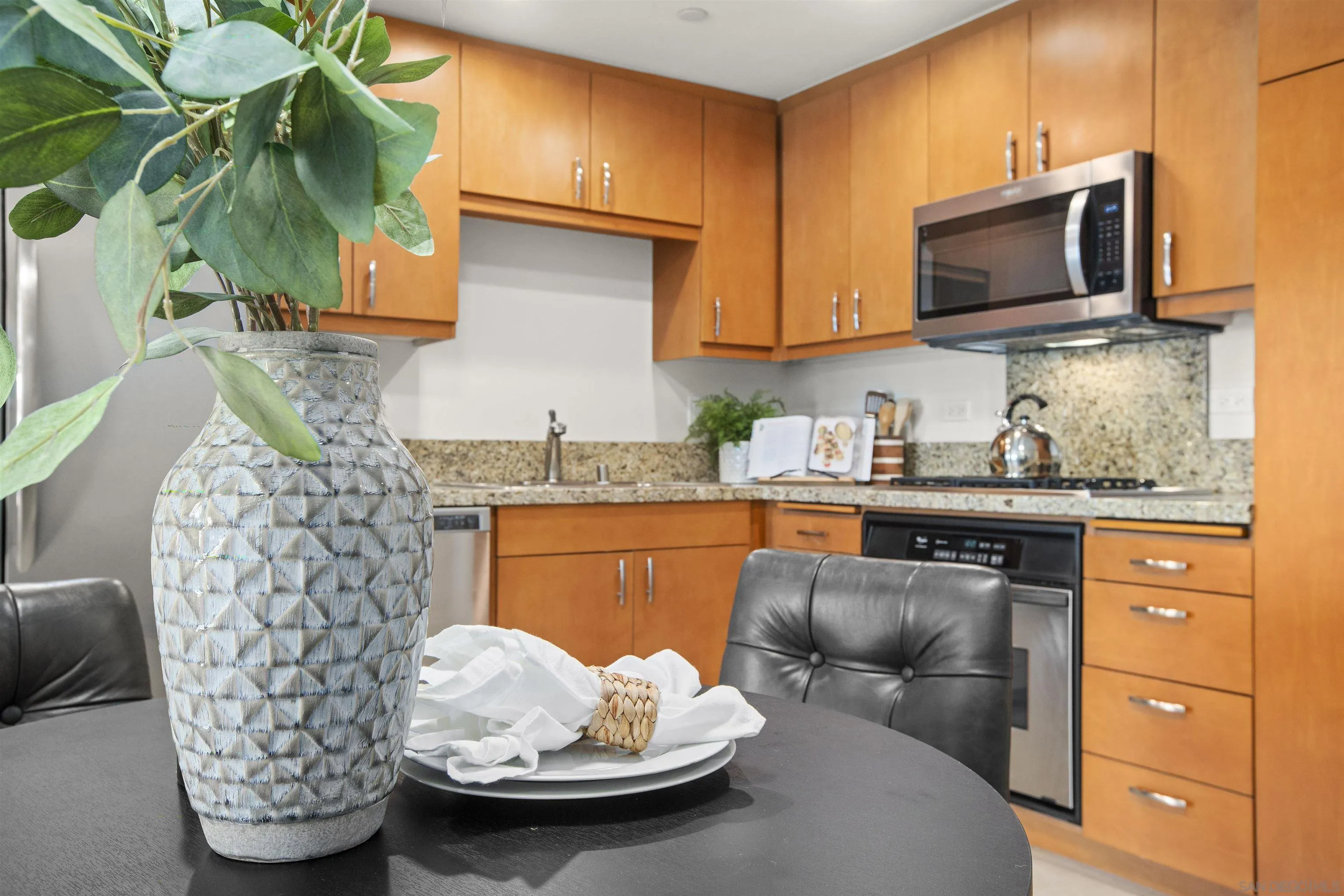 Photo #5: 240021885 Listing 