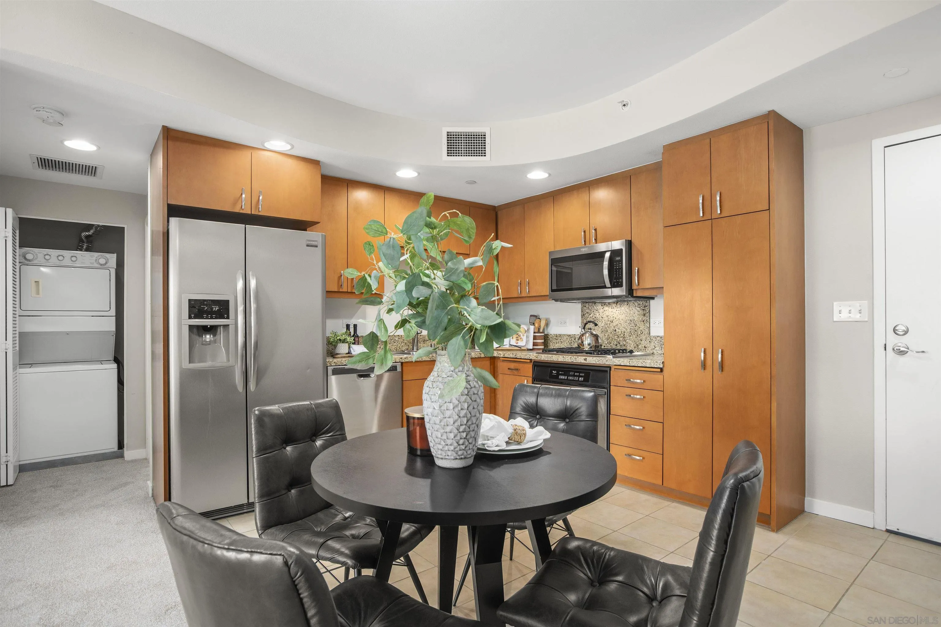 Photo #4: 240021885 Listing 